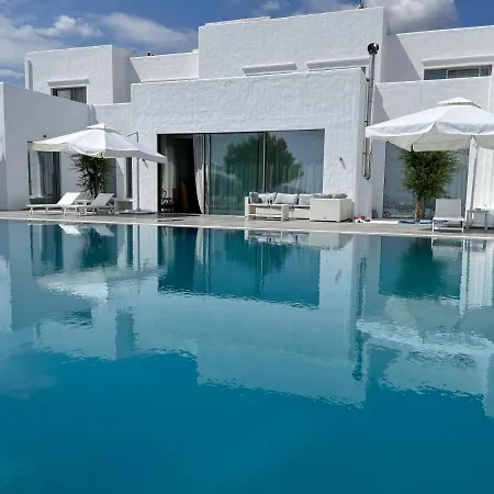 Elia Waterfront Suites & Pool *