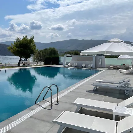 Elia Waterfront Suites&pool