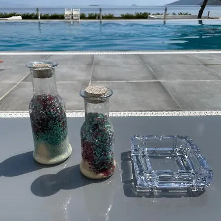 Elia Waterfront Suites & Pool Guest house