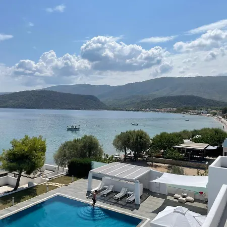 Elia Waterfront Suites&pool *