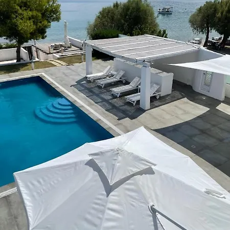 Elia Waterfront Suites&pool