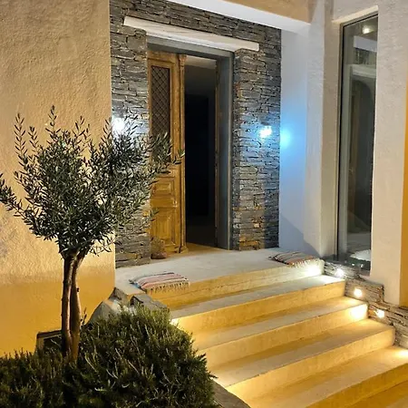 Elia Waterfront Suites&pool *