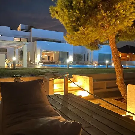 Elia Waterfront Suites&pool