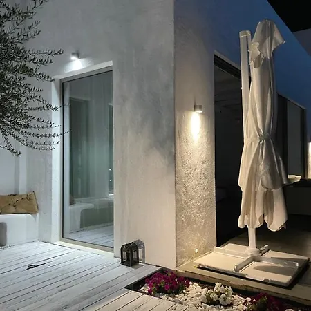 Elia Waterfront Suites&pool