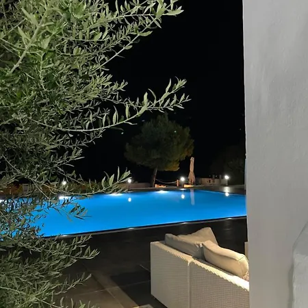 Elia Waterfront Suites&pool Corinto