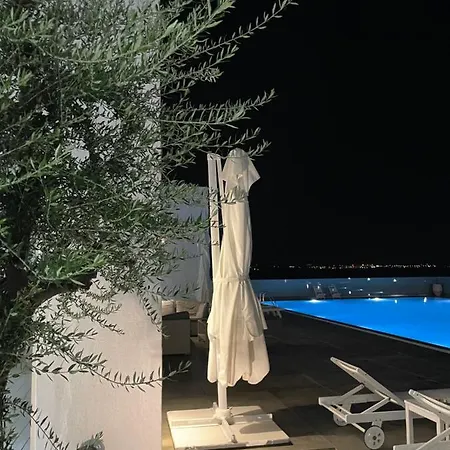 Elia Waterfront Suites & Pool Guest house