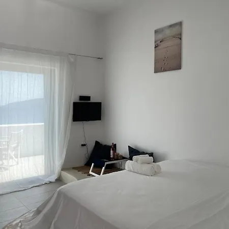 Elia Waterfront Suites & Pool