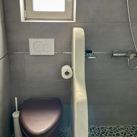 Guest house Elia Waterfront Suites & Pool